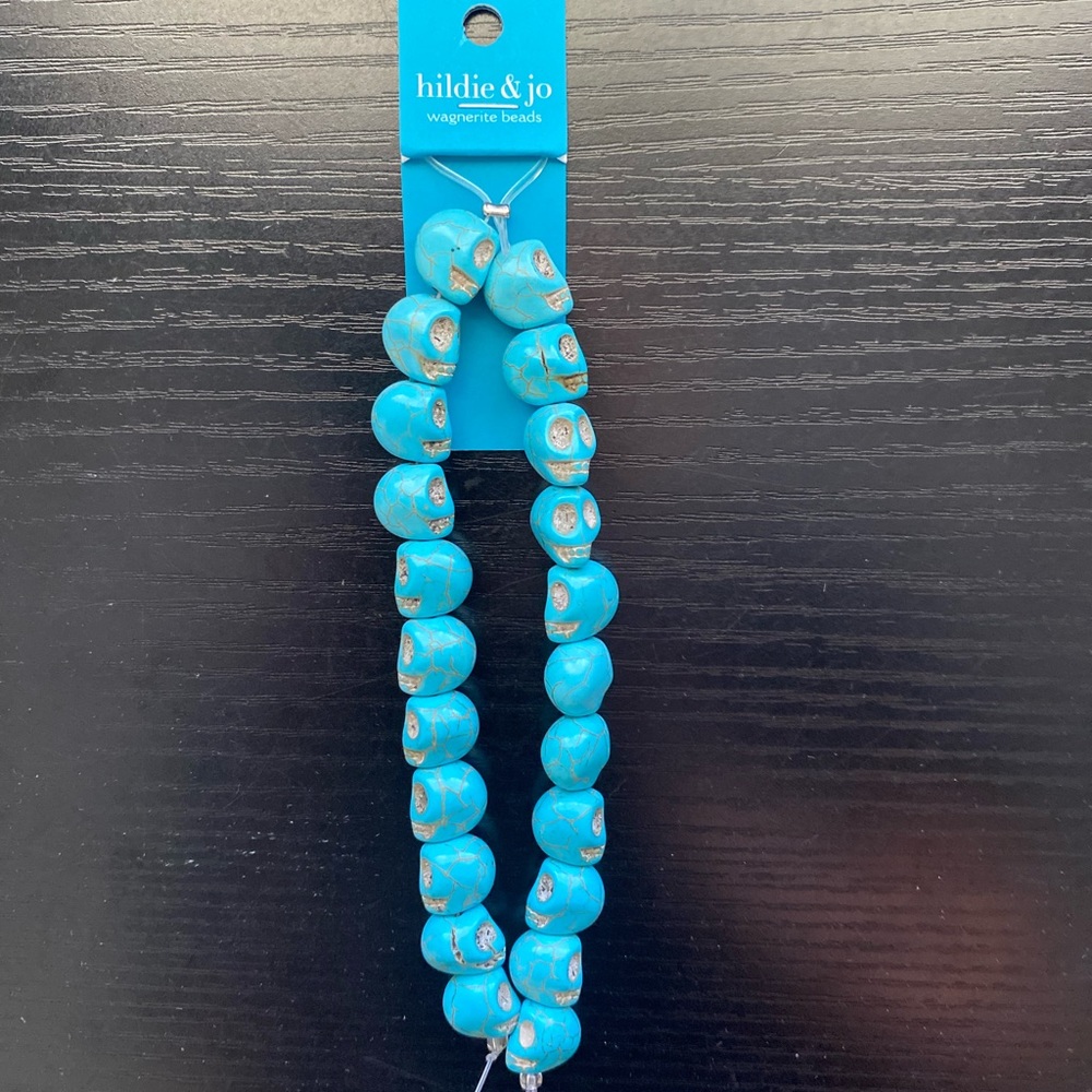 Hildie & Jo skull necklace beads